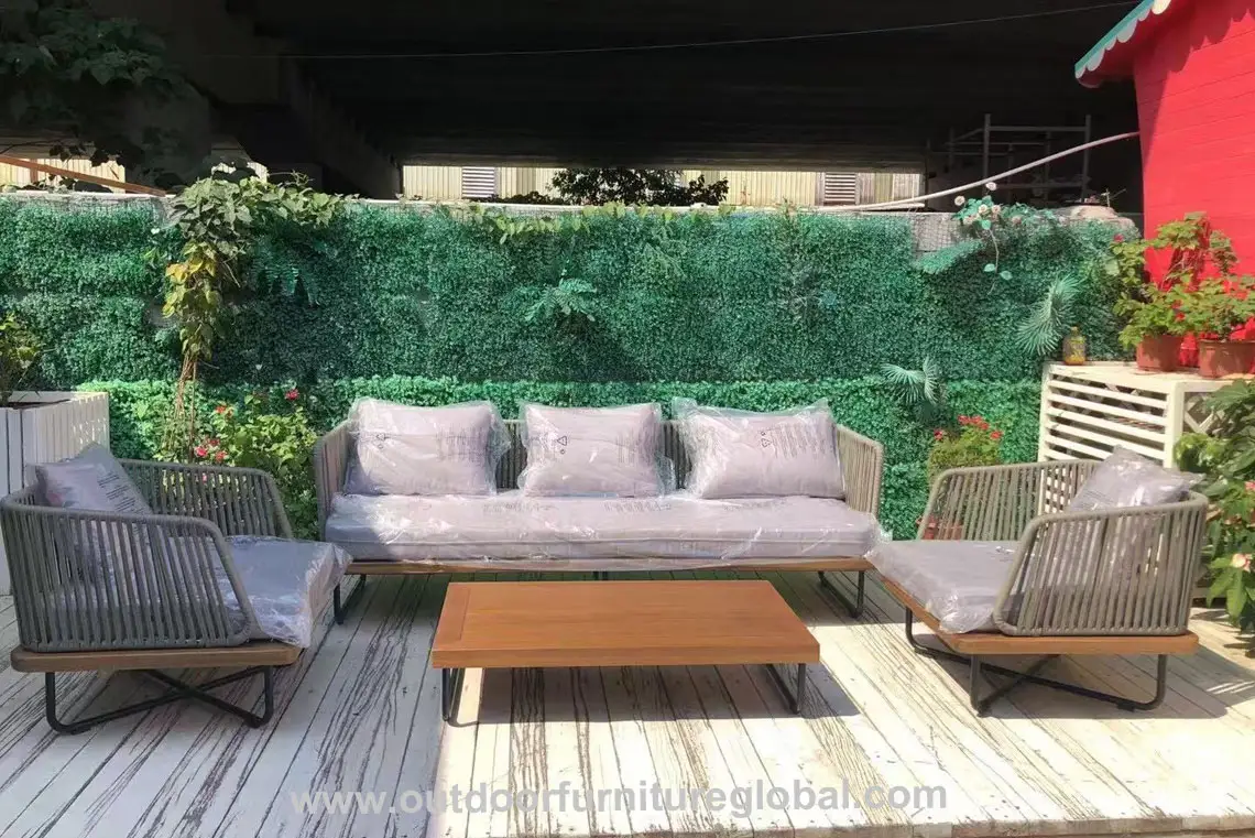 Elegant 5-Piece Metal Outdoor Dining Set for Compact Patios – Modern Space-Saving Patio Furniture with Bench and Chairs